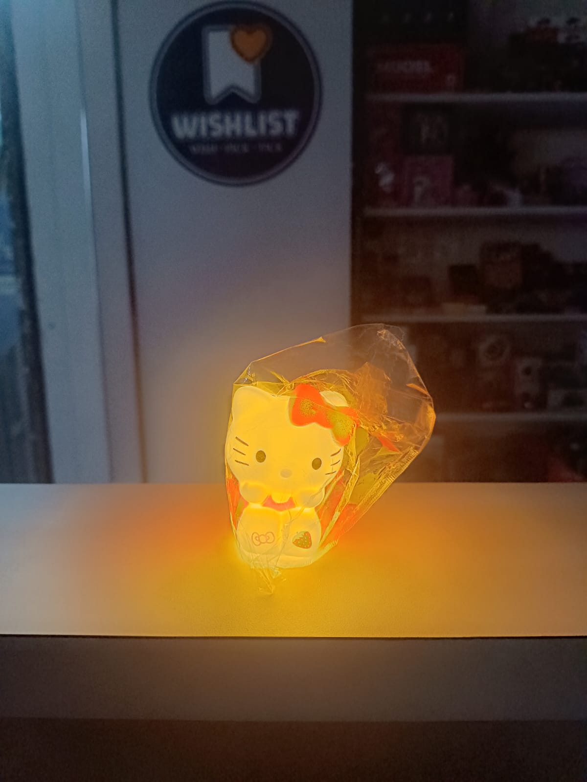 Hello Kitten lamp