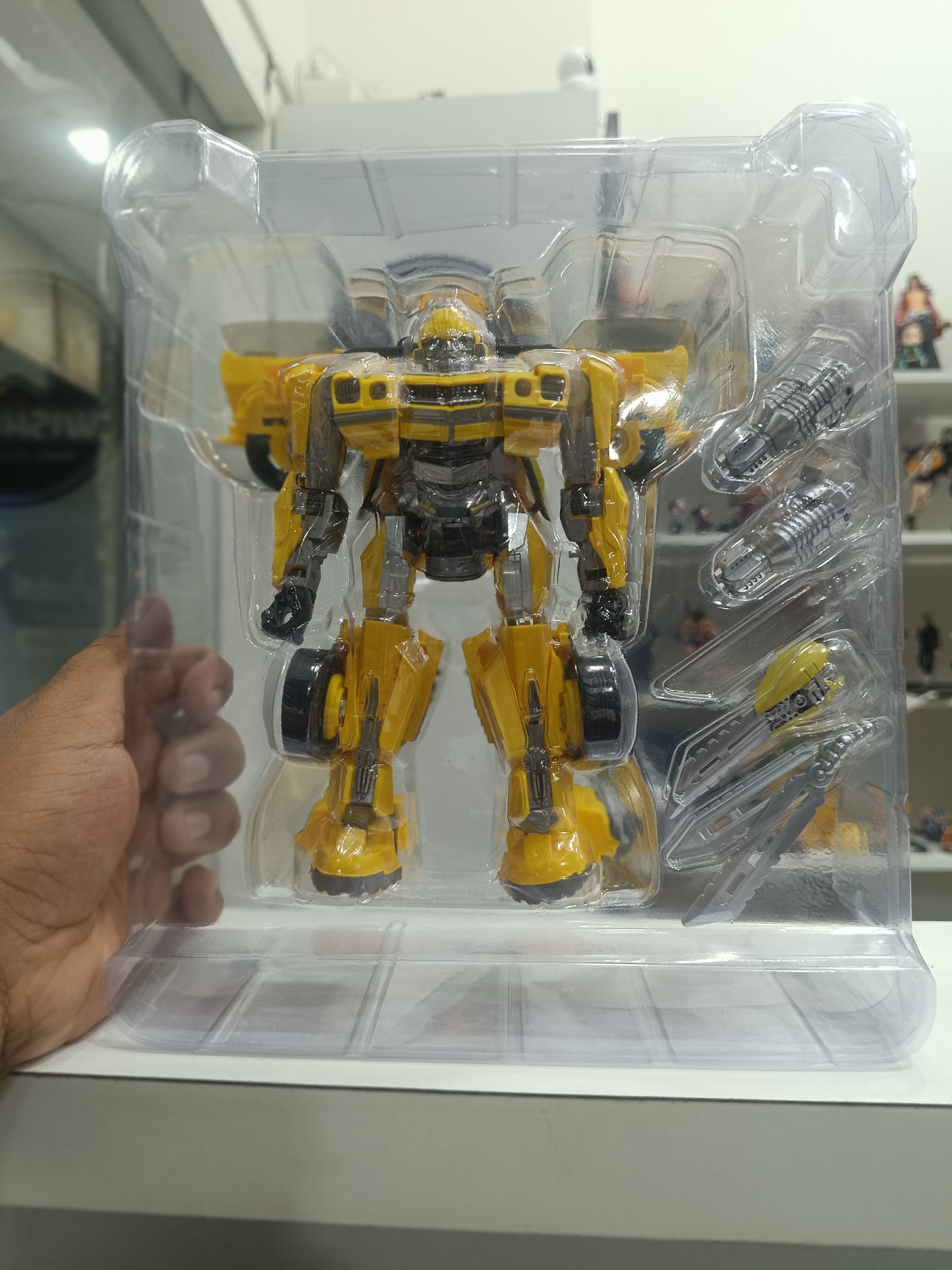 Baiwei TW-1032 Bumblebee 18 CM Action Figure – Transformers Robot Collectible