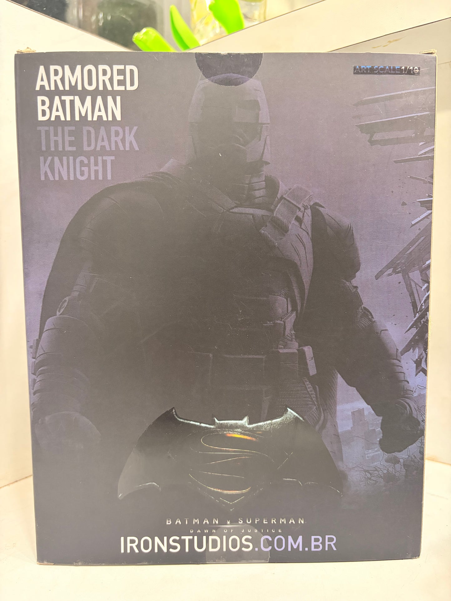 LED Batman Figure – Glowing Superhero Collectible 🦇✨