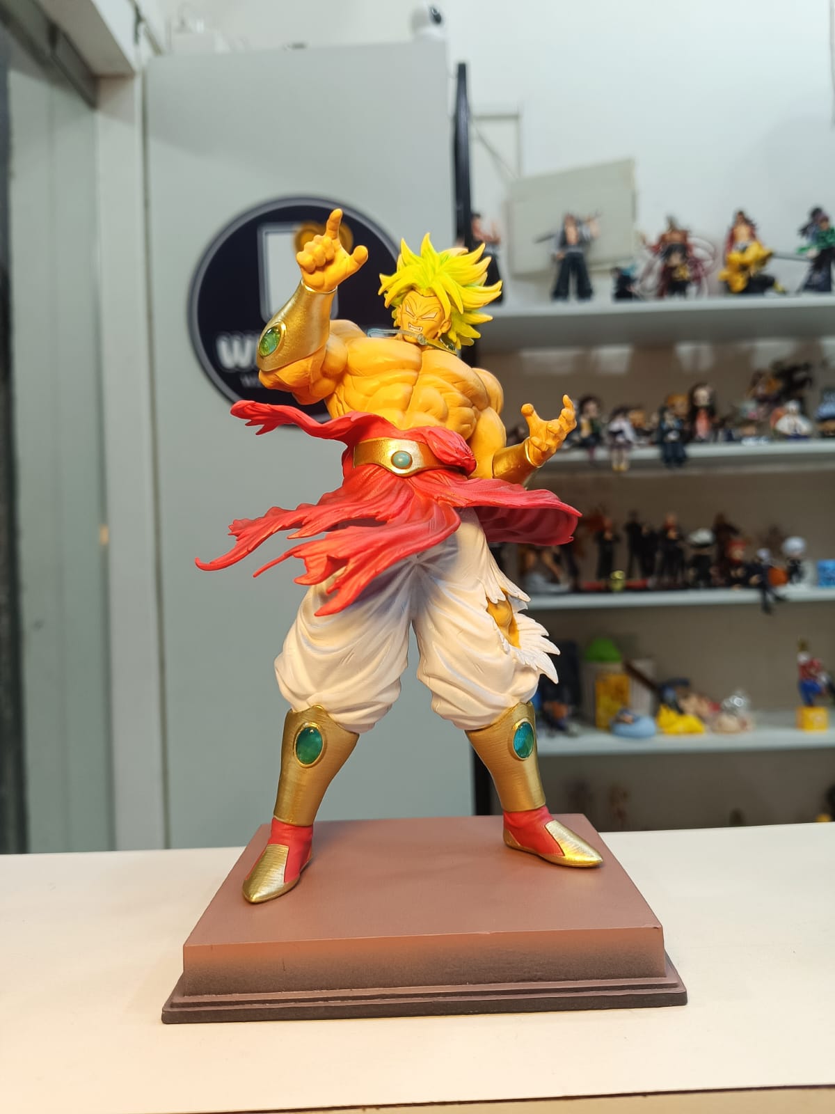 Super Saiyan Broly – Dynamic Pose