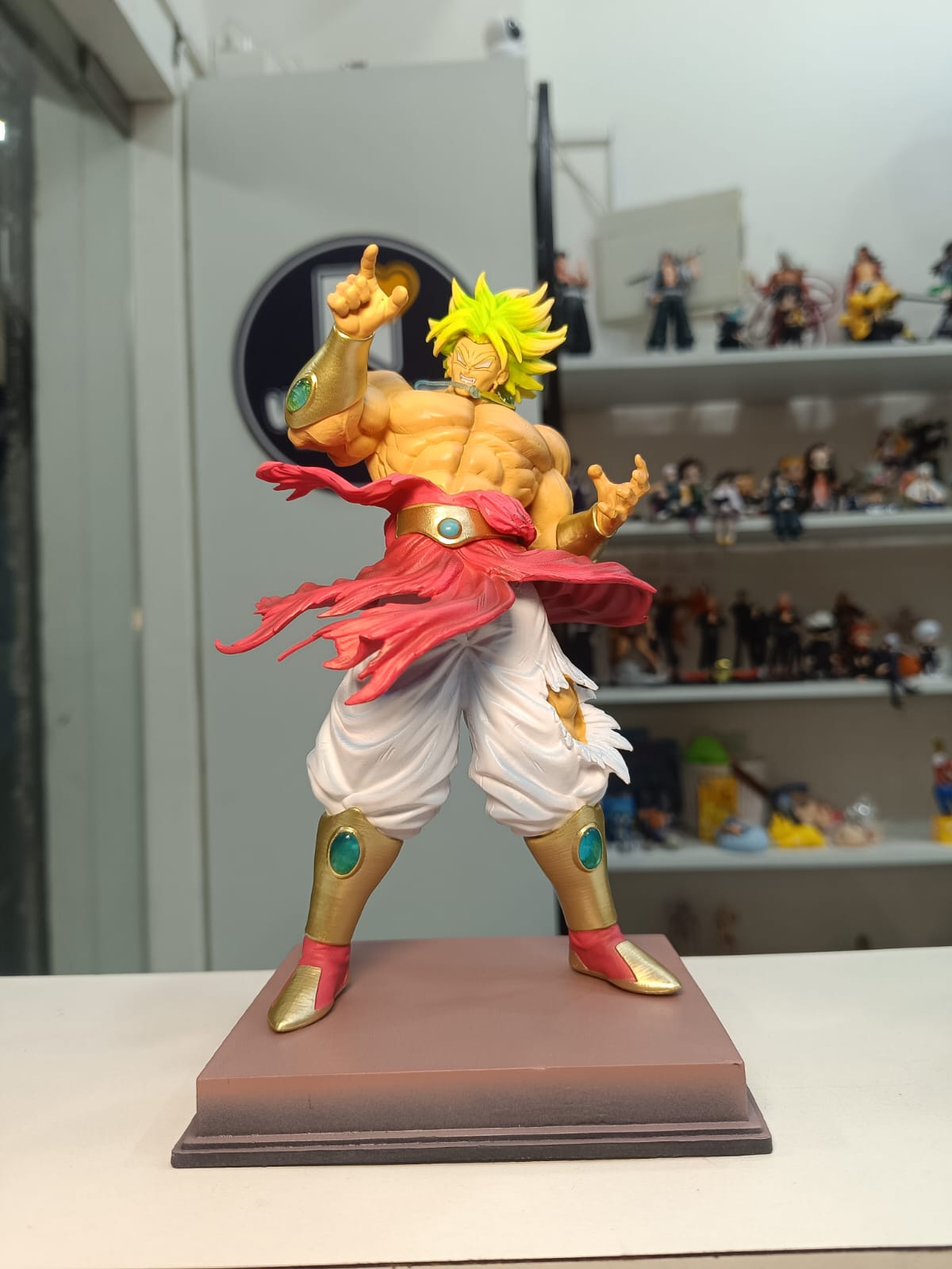 Super Saiyan Broly – Dynamic Pose