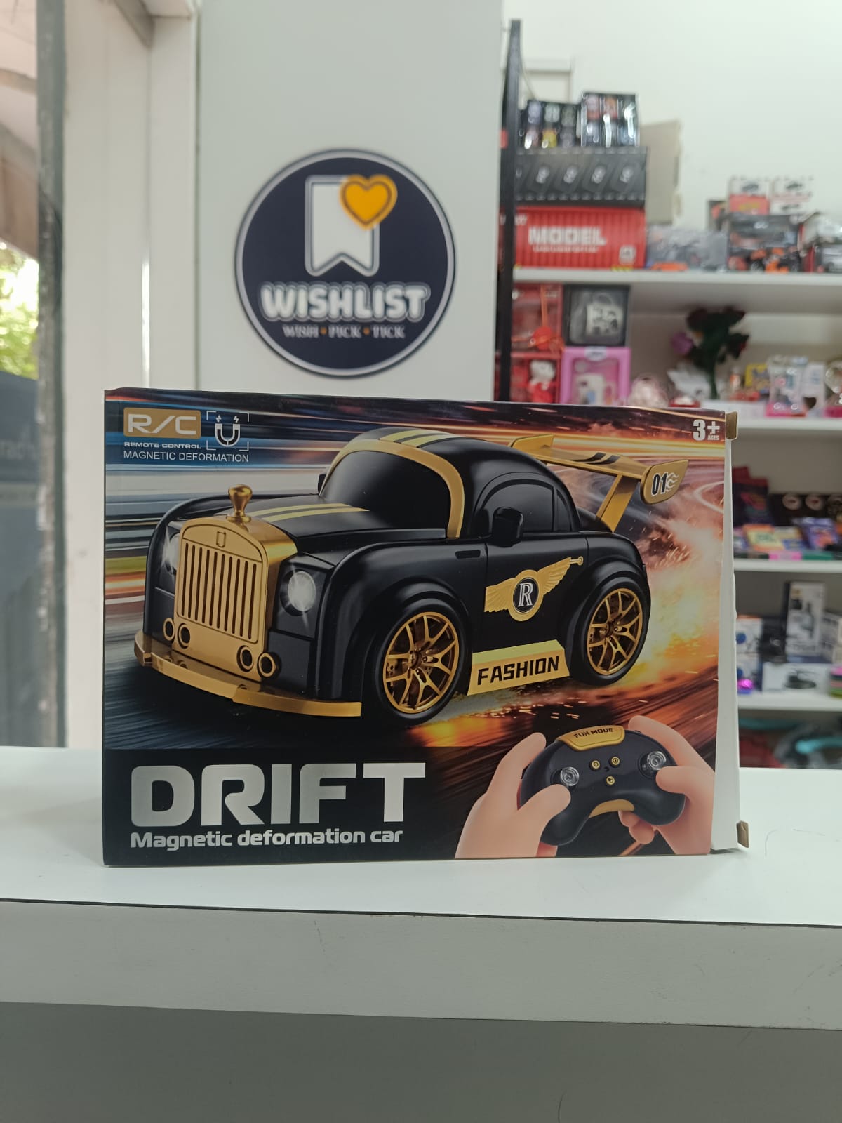 DRIFT CAR GOLDEN