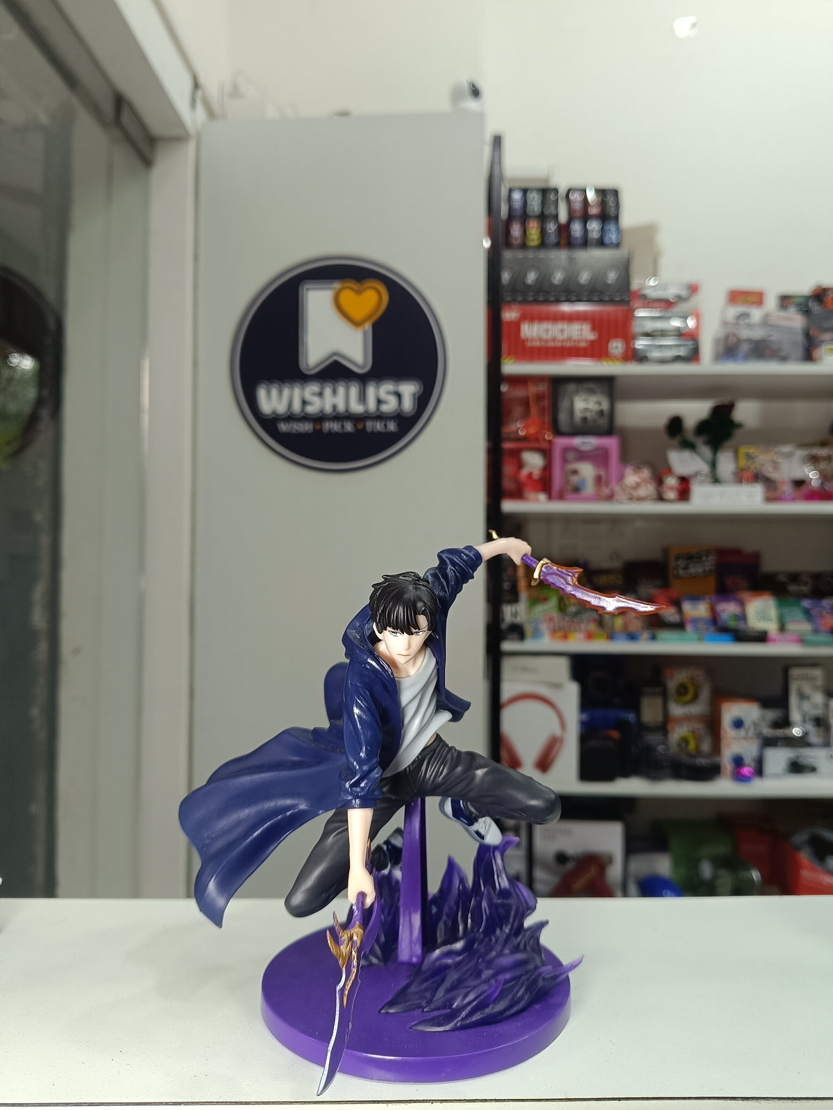 Solo Leveling Sung Jin-Woo Dual Sword Battle Pose Action Figure
