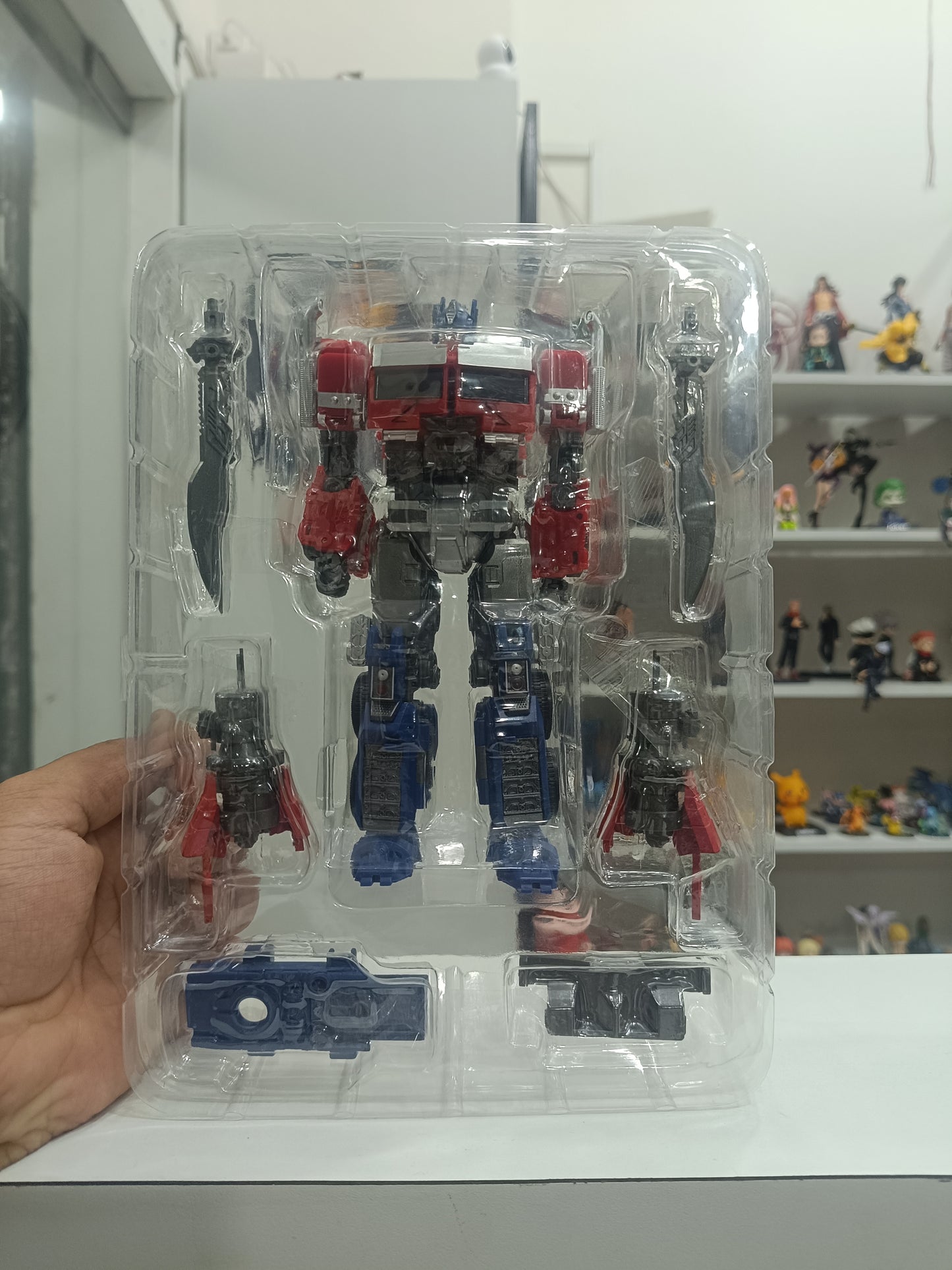 BAIWEI Optimus Prime 18 CM Action Figure – Transformers Robot Collectible